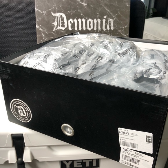 Demonia platform shoes size 6 - Picture 7 of 8